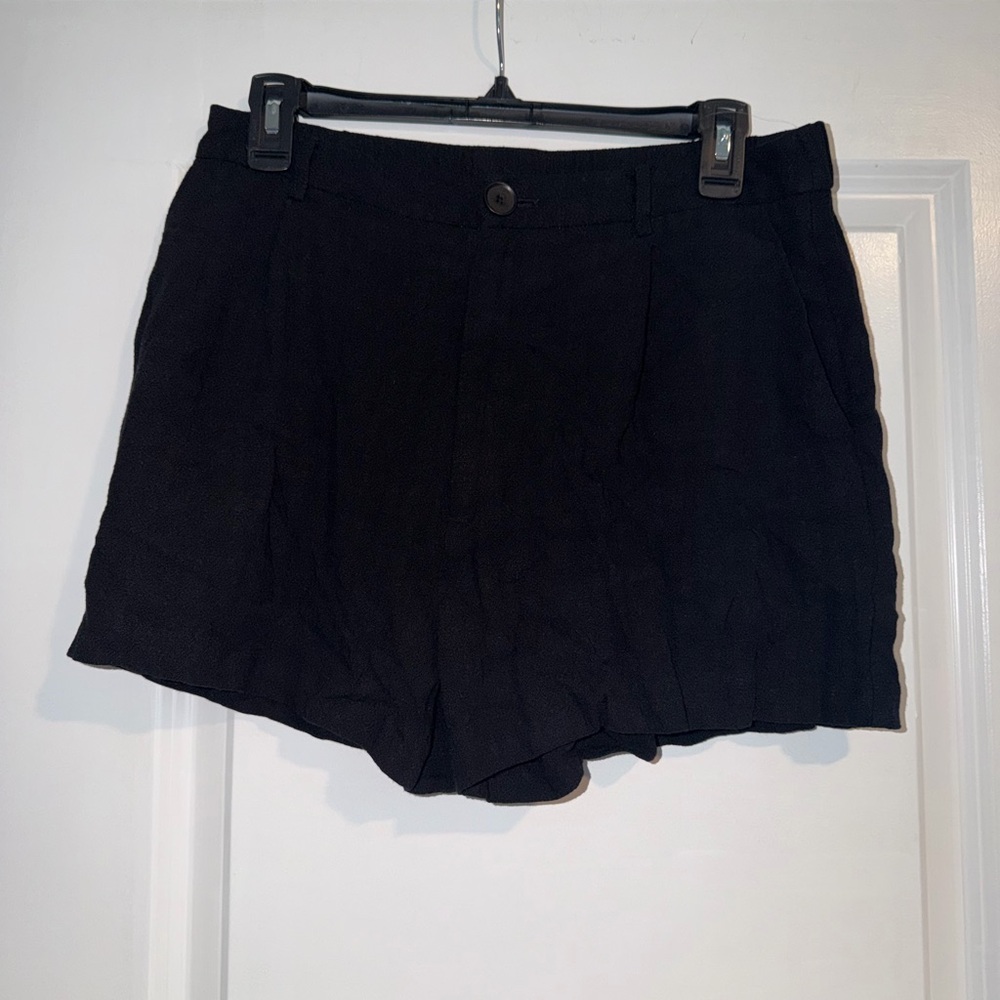 Classic Black Linen Women's Shorts